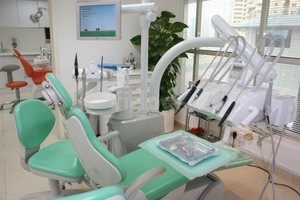 Dr. Ravari's Dental Clinic, Dubai