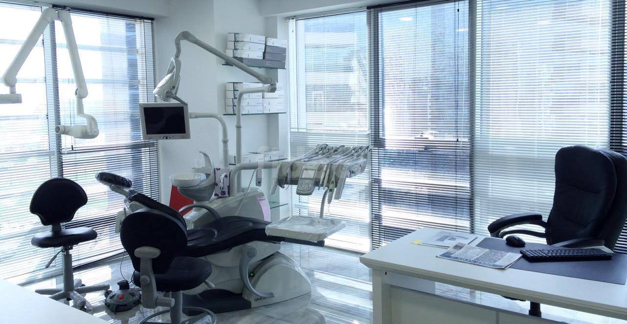 Cross Roads Dental Clinic, Dubai